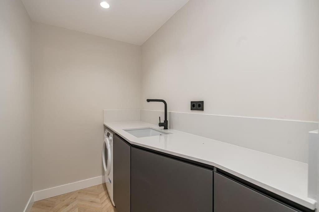 Puerta Del Sol 3Br 3Bh Apartment Madrid Exterior photo